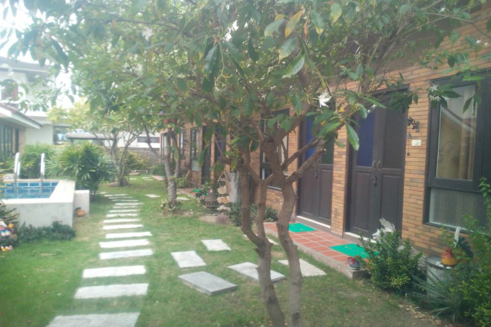 Hotel Happy House 51 HHQ Esterno foto